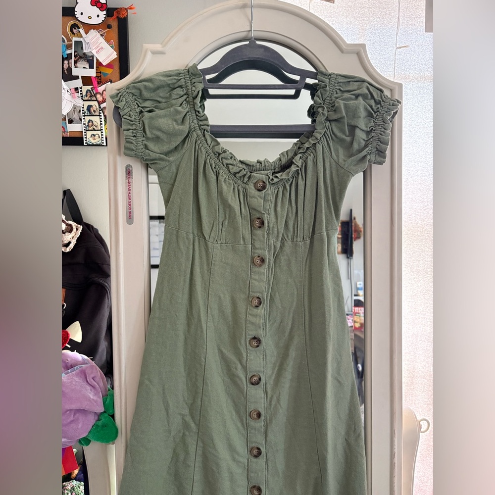 Elegant Green Button-Down Dress